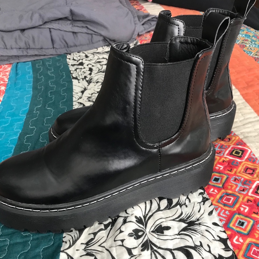Dr. Marten like platforms